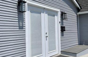 Airy Modern 2BR/2BA - Parking + Laundry + Sleep 6 - Foto 27