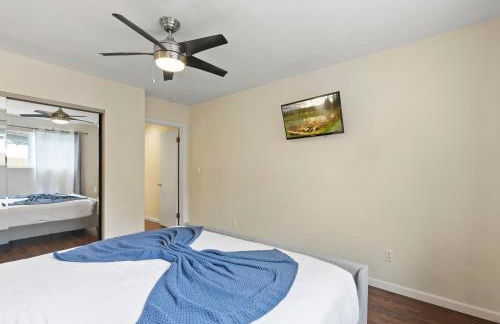 Pacific Paradise - Large Patio, Hot Tub, Short Walk to Beach, & Parking - Photo 16