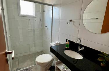 Apê 212 - Piscina, Churrasqueira, 2 Quartos a 600m da Orla Central - Foto 9