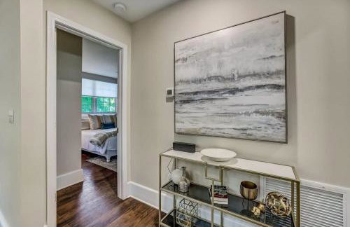 Cozy Riverside Villa - Walkable to Bars & Restaurants - Foto 11