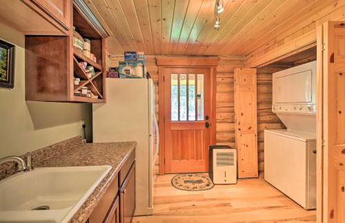 Waterfront Log Home with 95 Acres on Yaak River - Foto 24