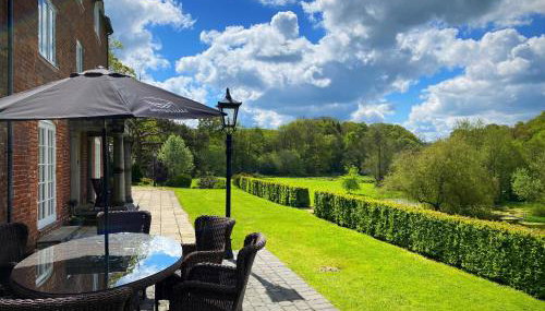 Bettws Hall Accommodation - Photo 5, Garden view