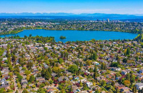 Enchanted Path to a Gardenscape - 92 Walkscore! - Foto 7