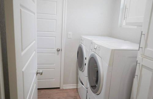 The Haven on Loveless Street with Game Room - Foto 40