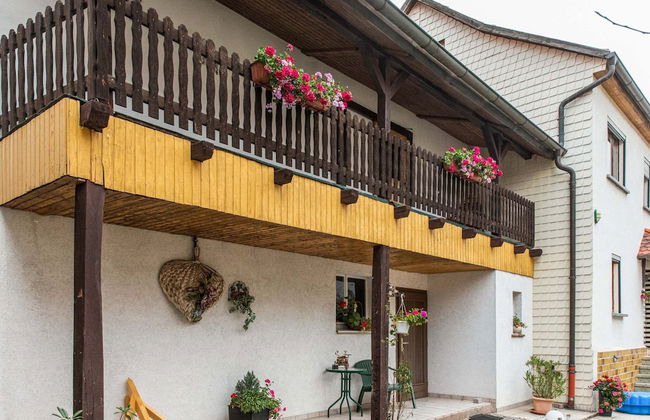 Holiday Home in Thuringia With Private Terrace, use of a Garden and Pool - Photo 30