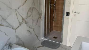 TedHouse - Foto 3, Shower