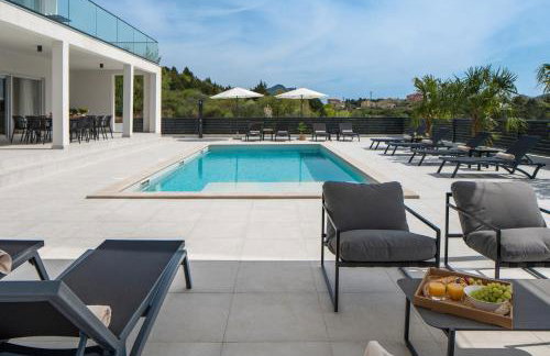 Villa Carmen with 5 en-suite bedrooms, 48 sqm pool, 8km from sea - Photo 52