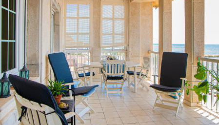 Vistas Increíbles y Confort en 1ª Línea de Playa - Photo 4