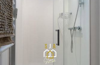 Crown Apartment - SJA Stays - Modern 2 Bed Apartment - Foto 23