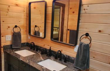 Family Friendly Lakefront Cottage, Ambajejus Lake - Foto 33