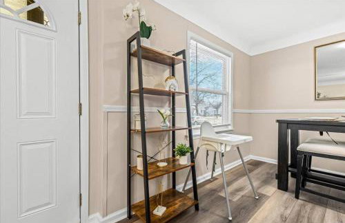 Newly Renovated 4 Bedroom 2 Bath Downtown Dearborn - Foto 8