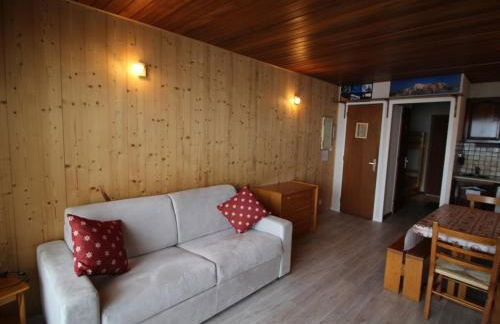 Studio cabine rénové au pied des pistes, balcon, parking – Auris en Oisans - FR-1-297-68 - Foto 2