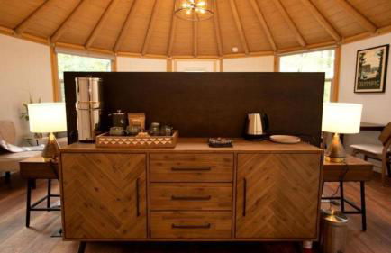 Deluxe Yurt Rental Ideal for Glamping near Austin - Foto 19