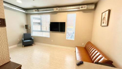 Urban Oasis Downtown Condo with Skywalk Access 6 - Foto 2