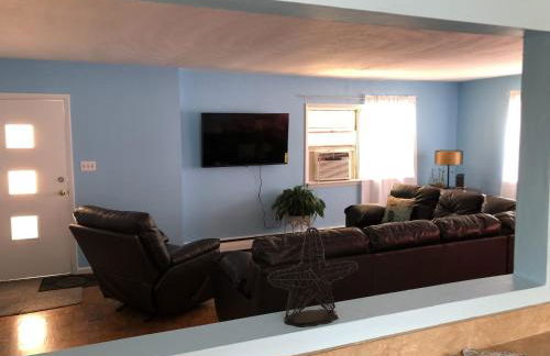 Beach Front on the Bay in our Rustic, Pet Friendly Cottage home - Photo 13