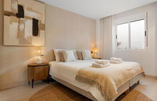 Stylish 2BR in Estepona, Walk to Beach & Old Town - Photo 17