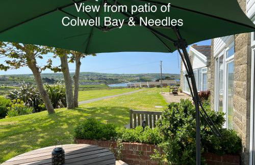 VALLEY VIEW self-catering coastal bungalow in rural West Wight - Photo 3