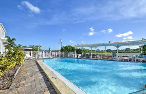 Pool Access and Kayaks Indian Shores Townhome - Foto 3