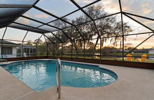 Waterfront - Private Pool - Pet Friendly - Photo 6