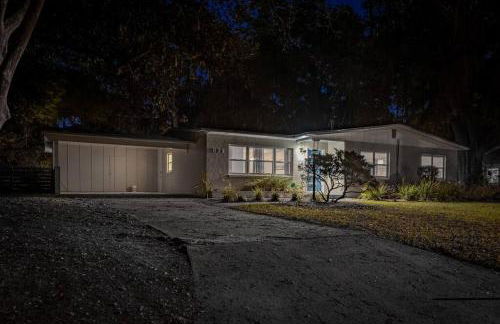 Modern Home Near UF, Stadium - Private Gazebo - Foto 45