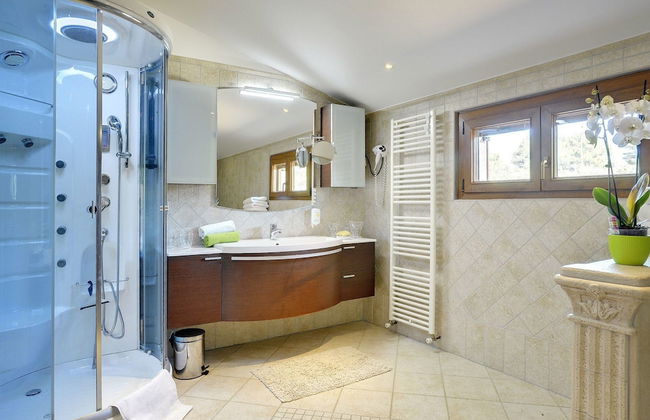 Luxurious Villa in Pomer with Pool & Hot Tub - Foto 17