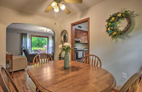 Cozy Family Home with Kayaks, Dock and Fire Pit! - Foto 11