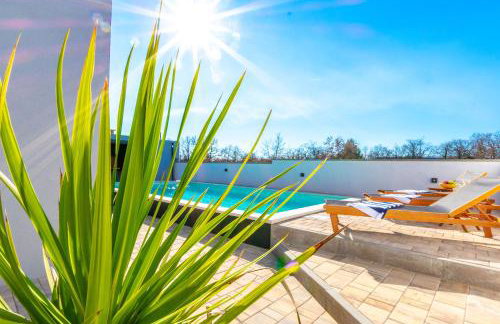 Modern Casa di Lucija with heated pool, near Airport, own parking - Foto 11