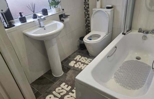 Aldwych house, For Holidays, Contractors & Relocation, Free Parking & Wi-Fi - Foto 14