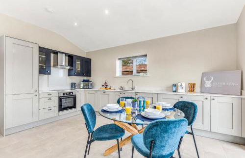 Cozy Luxury Cabin Retreat with Superking Bed - Foto 24