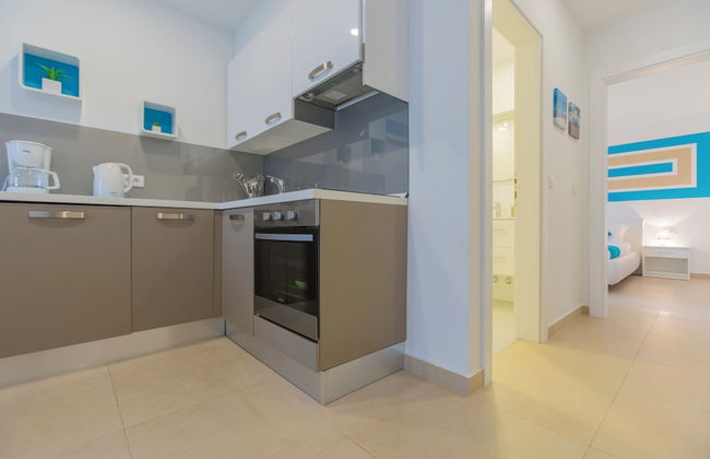 Lux Apartments - Photo 43