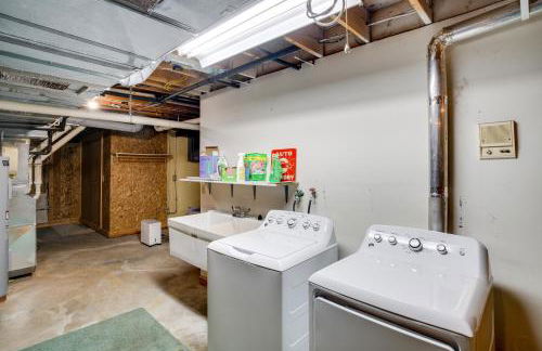 All-Season Lodge 40 Acres Walk to Elkhart Lake! - Foto 30