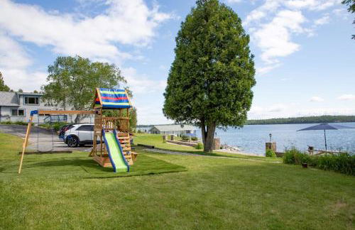 ZaLo House Waterline cabin with Hot Tub Pets - Foto 18