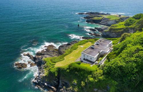 1 The Old Signal House, Penlee Point - Amazing views - Woodburner - Wi-Fi - Photo 3
