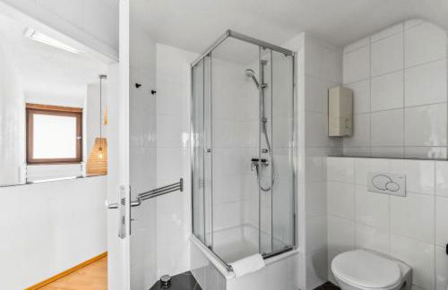 CREW BEDS - APARTMENT in Gifhorn - For 4 People - 50m2, 1x Bedroom, 4x Single Bed, Free Coffee, WiFi & Parking - 24h CHECK IN #GF01 - Foto 13