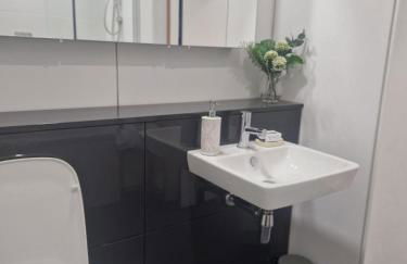 Ty Branwen- Luxury Woodland Lodge with Stunning Views - Photo 23