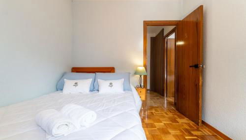 Two-bedroom apartment, central location, with terrace, WiFi, and metro nearby - Photo 5