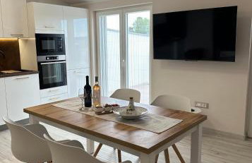 Bee House Suite - Brand New Apartment 100 m from Sea - Photo 14