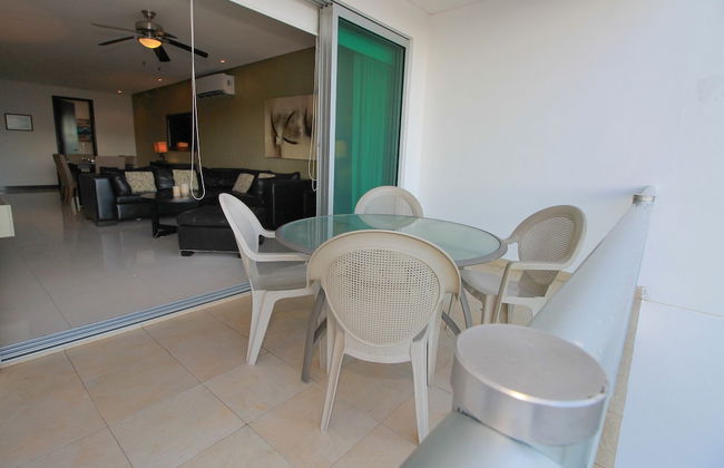 Downtown Apartment Oasis 12 - Photo 32