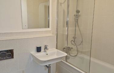 Hereford - Robin Coach House - Located On City Outskirts In North Hereford - Modern 2 Bedroom Property With Parking - Suitable For Small Family, Couple Or Contractors - Hosted by RENTMYHOUSE - Foto 14