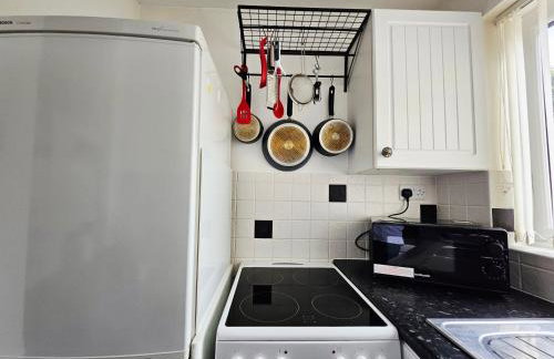 Willow Retreat - House in Burbage- Sleeps2- Garden - Photo 9