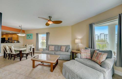 Spacious 2BR Oasis Steps to Treasure Island Beach - Foto 16