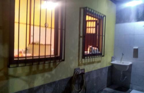 CASA RÚSTICA AMARELA 1 E 2 Meaípe - Foto 32