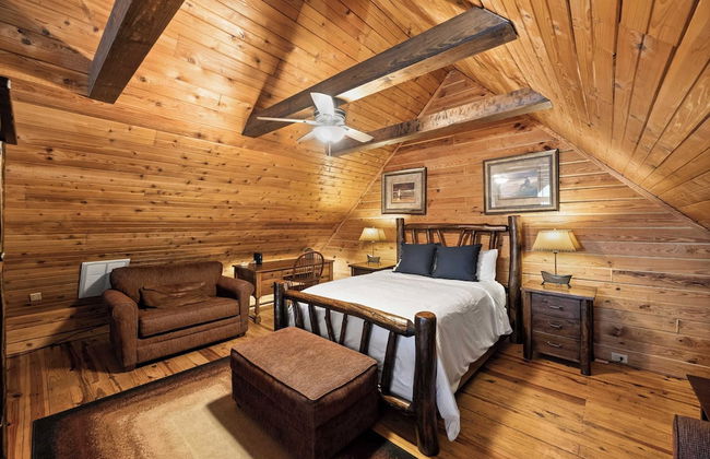 Lakeside Lodge by Avantstay Hot Tub + Dock - Foto 26