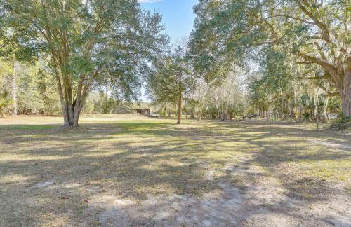 Hike and Fish! Wooded Family Getaway in Interlachen - Foto 27