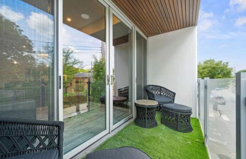 Stunning Penthouse Double King Suite on Butler Street with rooftop deck and free off street parking - Foto 18