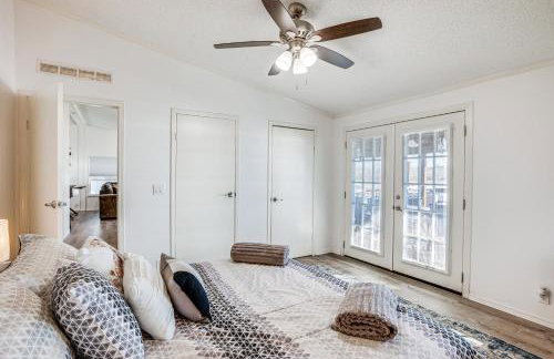 Waterfront Trinity Vacation Rental with Hot Tub! - Photo 16