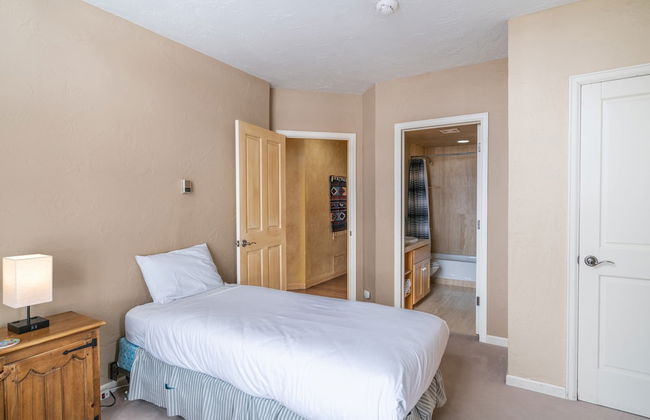 Centrum 302 by Avantstay Gorgeous Condo w/ Great Views & Steps Away From Ski Runs! - Foto 28