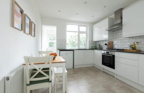 Spacious 3BR House, 8 min Kensal Green, NW London - Photo 6