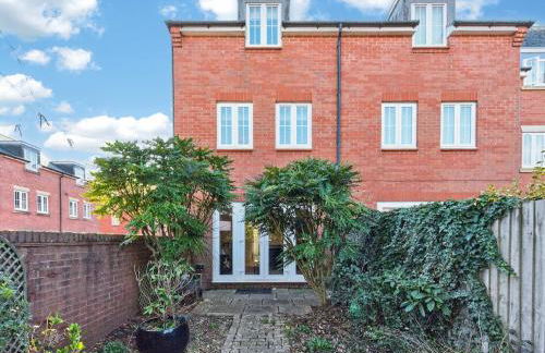 Spacious 4BR Newport Home - Ideal for Families & Groups - Foto 34