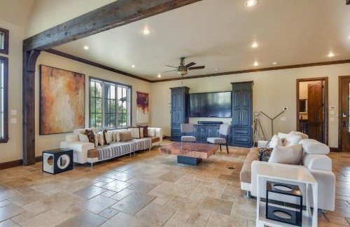 Spacious Edmond Vacation Rental with Hot Tub! - Foto 1